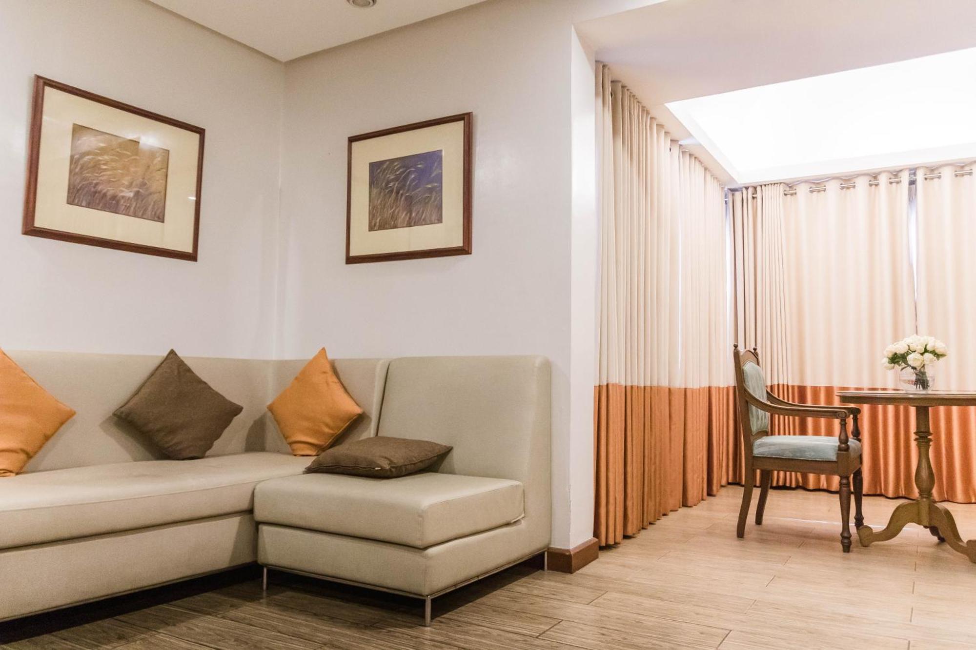 La Fiesta Hotel Iloilo City Kültér fotó
