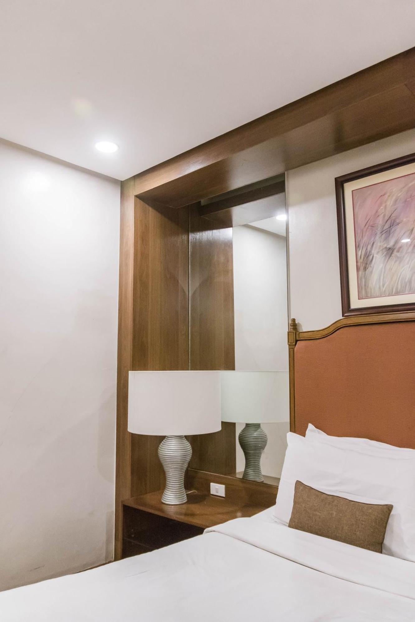 La Fiesta Hotel Iloilo City Kültér fotó