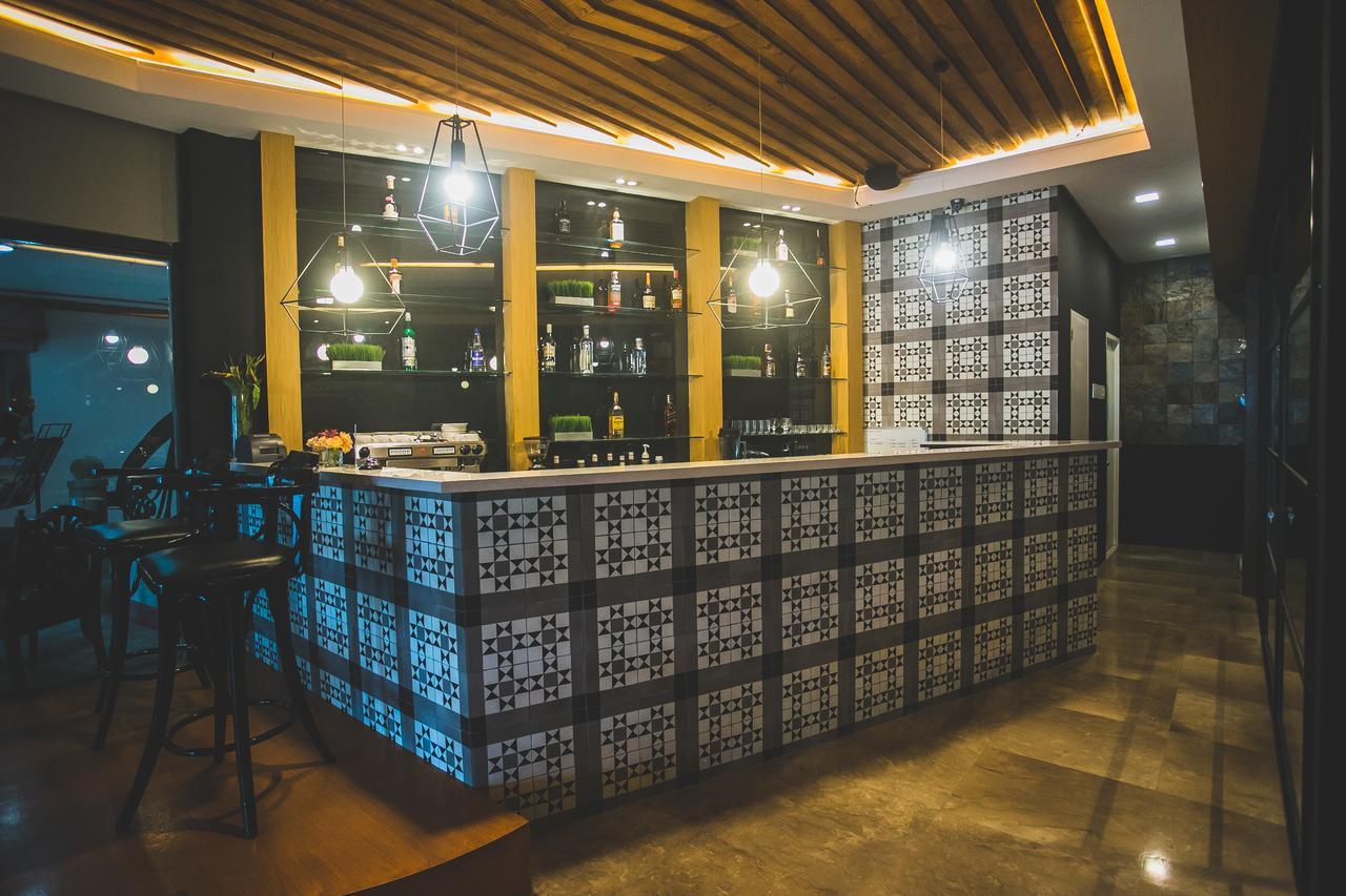 La Fiesta Hotel Iloilo City Kültér fotó