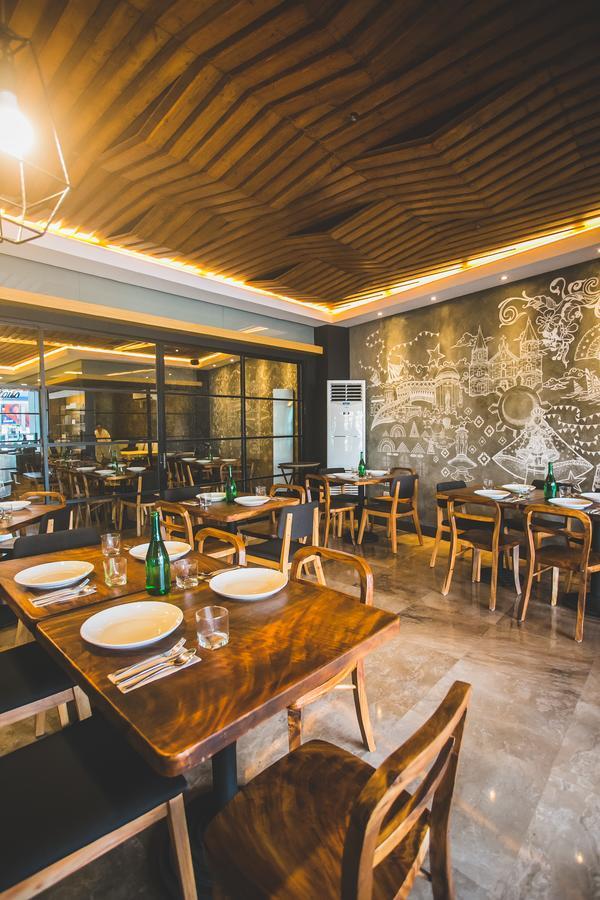 La Fiesta Hotel Iloilo City Kültér fotó